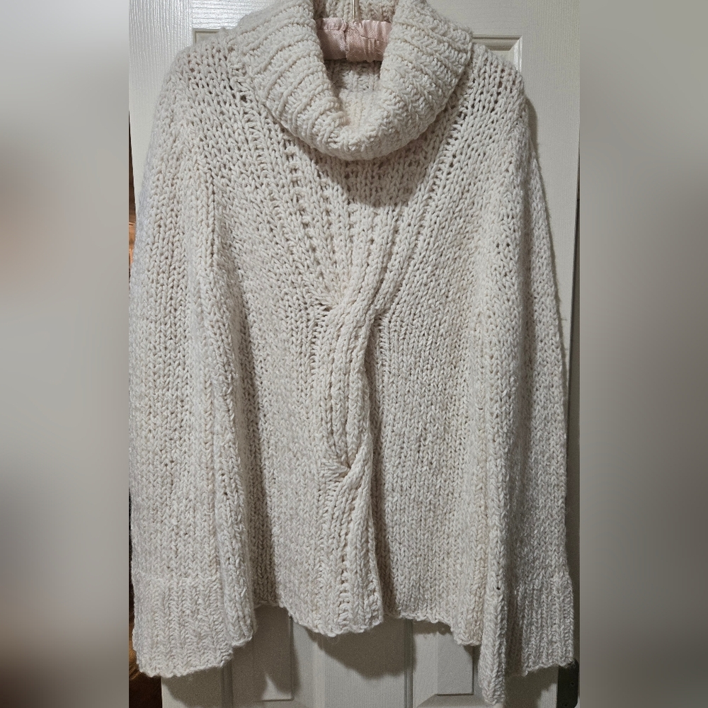 Express vintage chunky cable knit cream sweater L